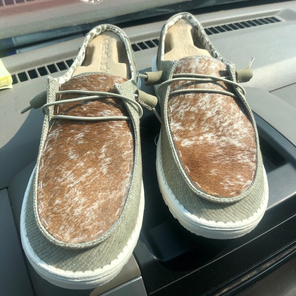Women's CUSTOM Cowhide Hey Dudes ! 🐄🐄 read description - Picture 2 of 13